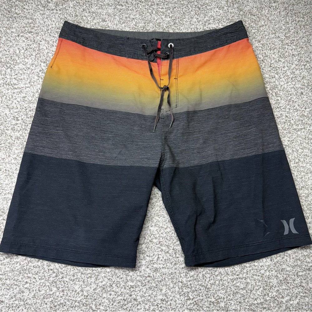 Hurley Men's Black and Orange Multi Colored Gradient 8 Inch Board Shorts Size 30